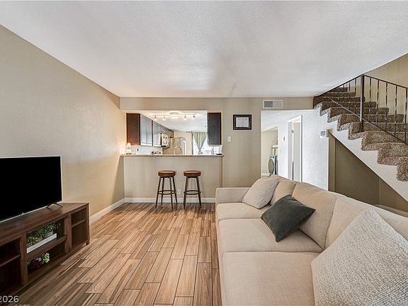 4th image of 2080 Karen Ave #20