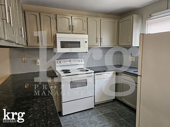 5th image of 521 Tate St