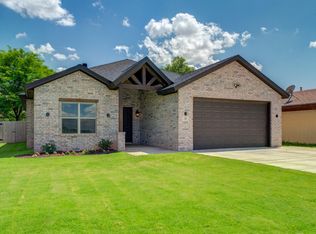 55 Parklane Dr, Ransom Canyon, TX 79366