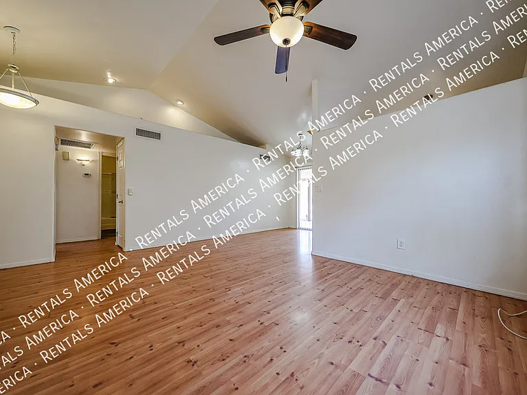 2834 E Isabella Ave — Photo 8