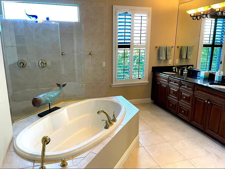4895 Esplanade St — Photo 14