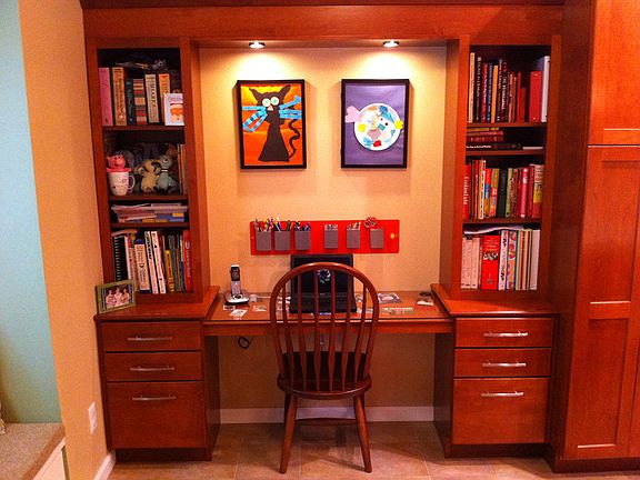 Built-in desk and bookcases