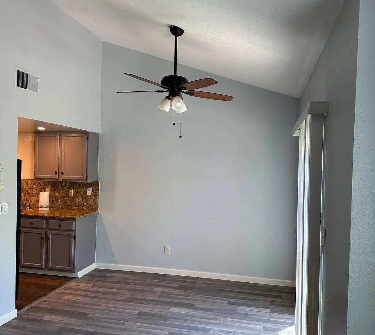 2 bed, 2.5 bath, 1100 sqft, $2,790 — Photo 3