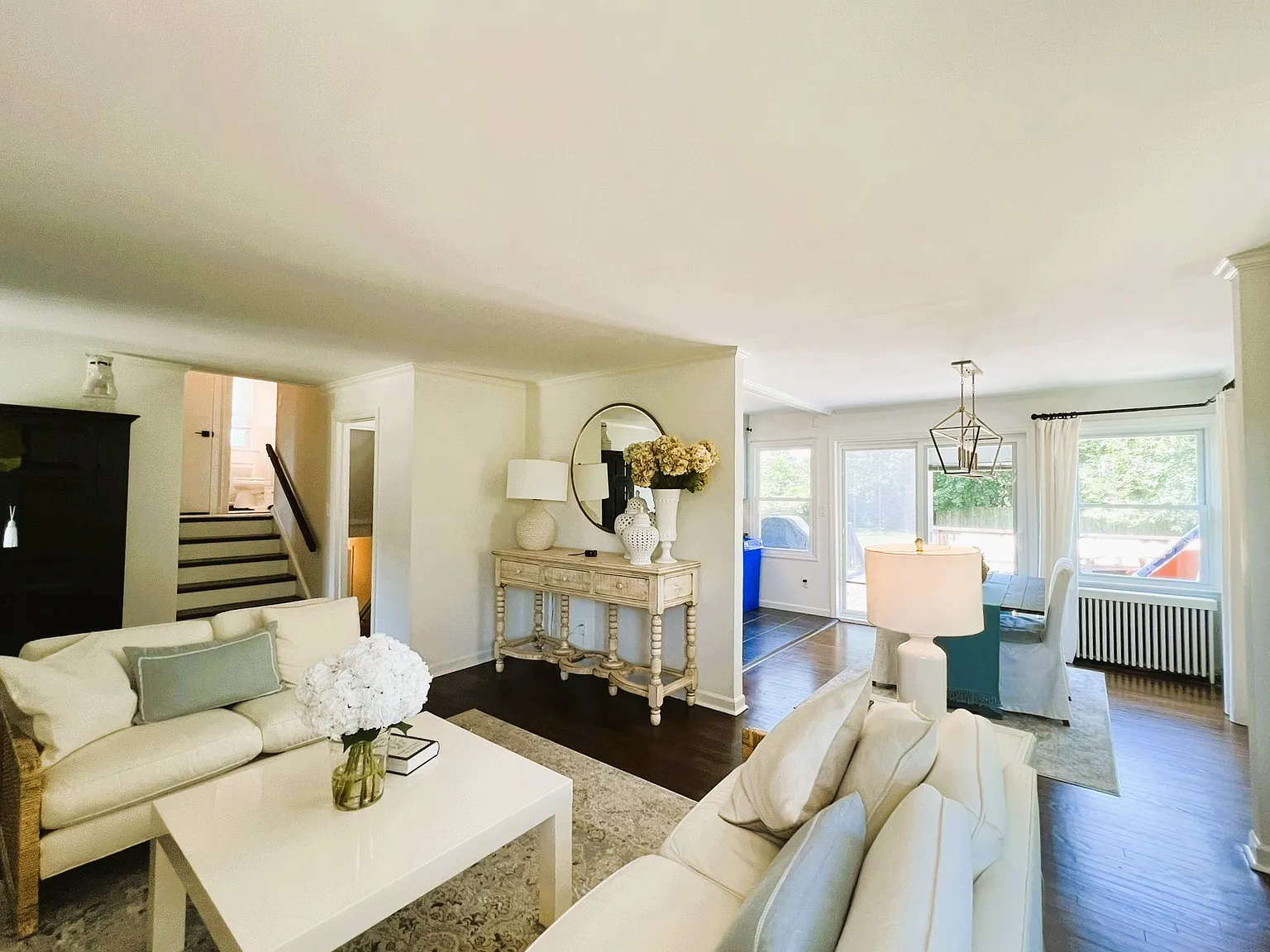 5 bed, 1800 sqft, $3,900 — Photo 2