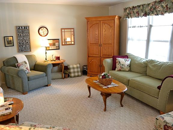 5th image of 125 Oakwood Dr