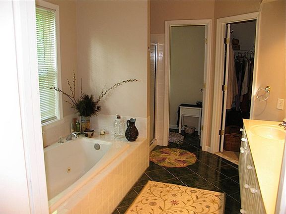 5th image of 2785 Devonshire Garden Ct