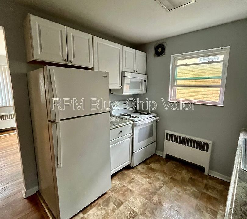 1st image of 2739 Lafeuille Ave #2