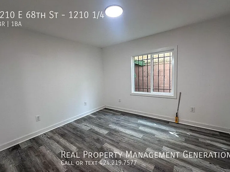 1210 E 68th St #1/4 — Photo 7