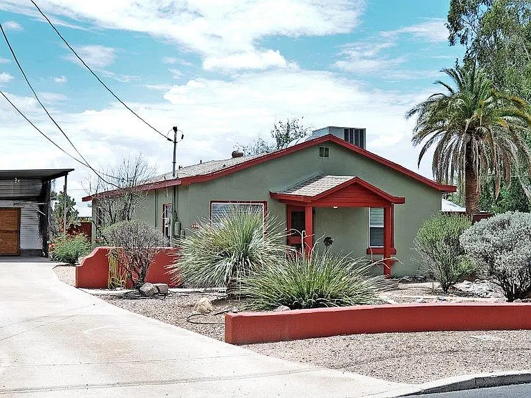 3326 E Elida St — Photo 1