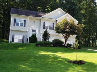 3381 Green Leaf Ln, Gainesville, GA 30507