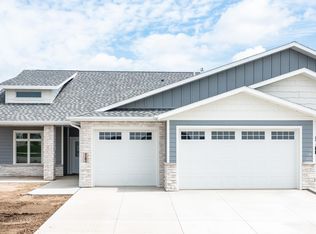 4203 Ivory Ln, Bismarck, ND 58503