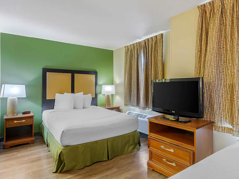 Studio Suite - 2 Queen Beds