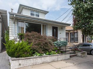 227 8th St, Fairview, NJ 07022