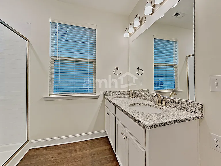 112 Samara Ln — Photo 11