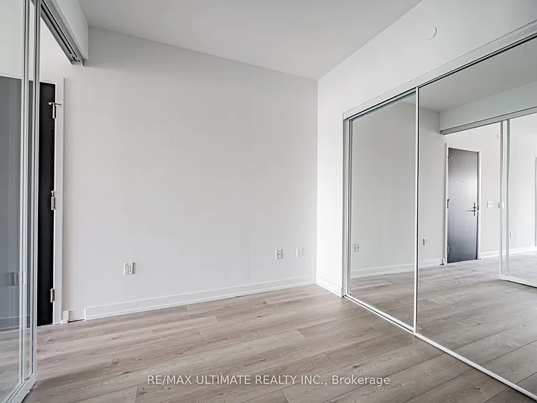 158 Front St E #1211 — Photo 8