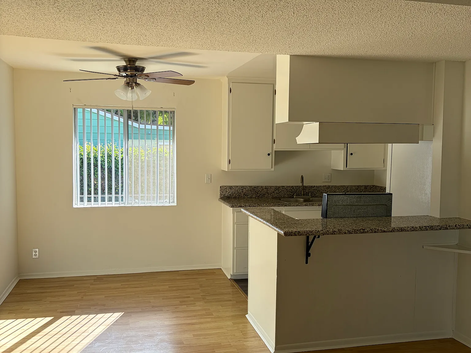 1 bed, 646 sqft, $1,795 — Photo 2