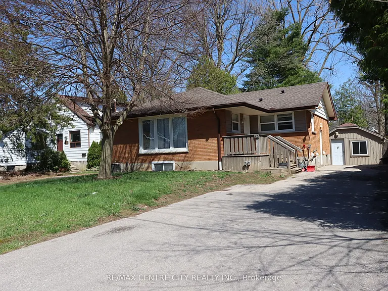 83 Britannia Ave — Photo 4