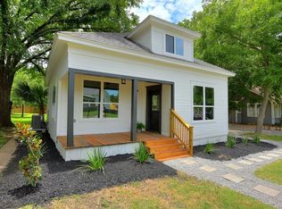1009 W 7th St, Taylor, TX 76574