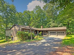 307 Foxglove Rd, Stroudsburg, PA 18360