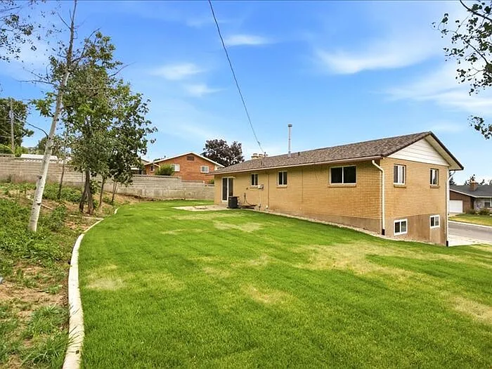 3483 S 100 W — Photo 29