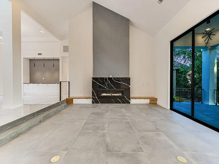 9409 Bell Mountain Dr — Photo 13