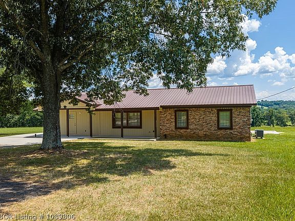 3rd image of 9643 Wire Rd