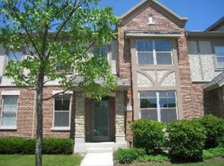 1956 Brentwood Rd, Northbrook, IL 60062