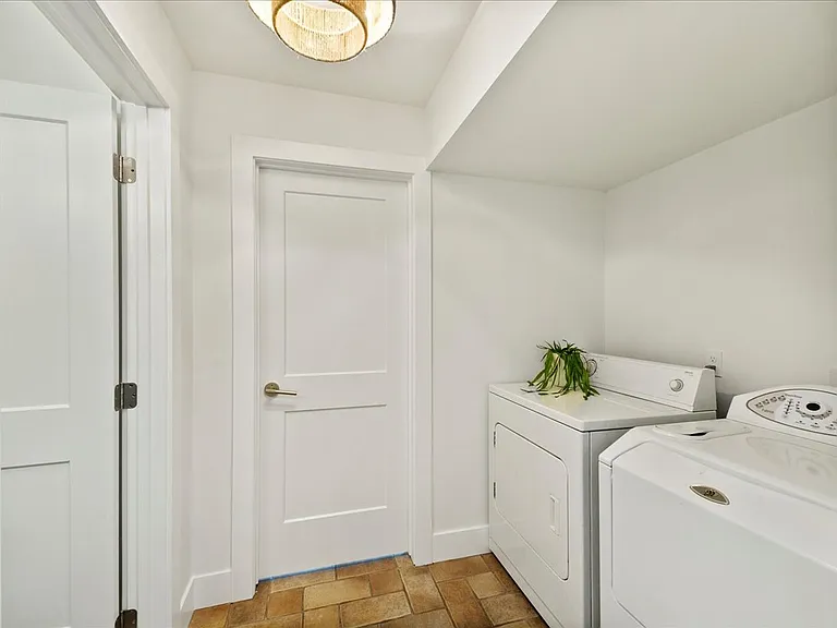 459 S Walnut St — Photo 31