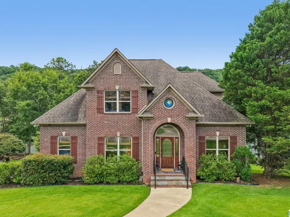 1097 Long Leaf Ln, Bessemer, AL 35022