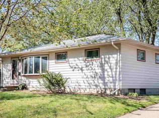 1260 Saint Andrews Ave, Waterloo, IA 50701