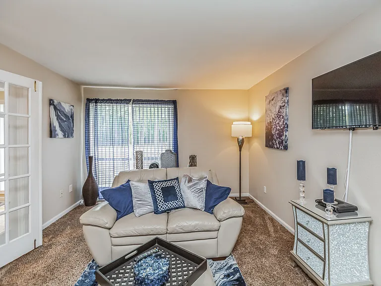 Summer Trace Apartments — Photo 21