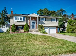 58 Harvest Ln, Commack, NY 11725