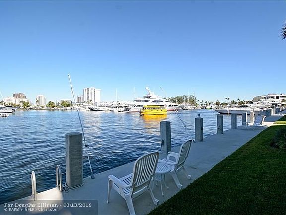 4th image of 3025 Harbor Dr APT 14