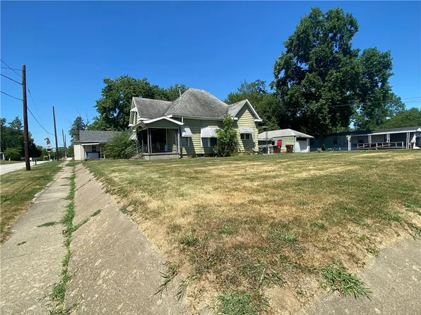 202 W Cumberland St, Martinsville, IL 62442