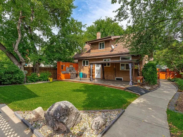 11322 56th St NW, Edmonton, AB T5W 3S4