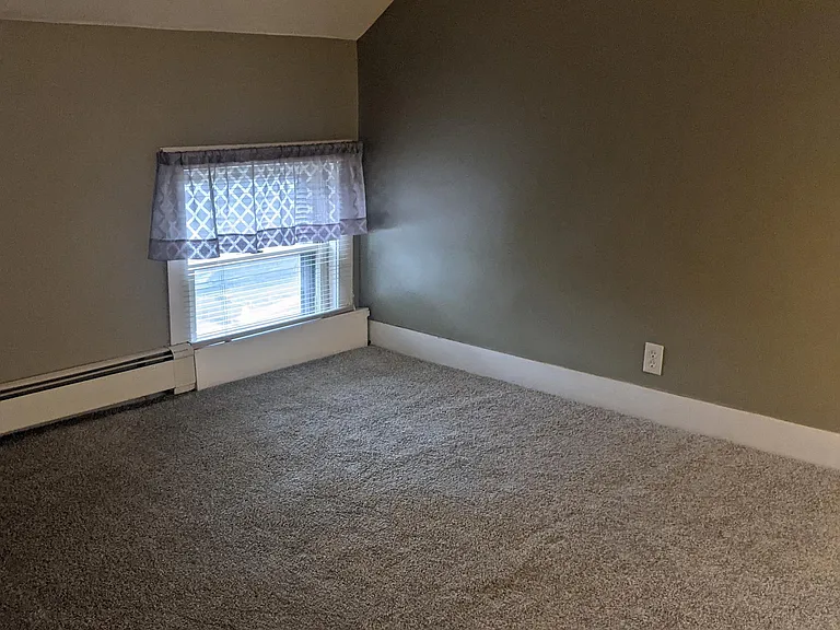 575 Mount Hope Ave #3 — Photo 9