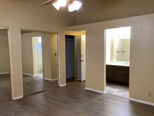 4660 Grandview Dr — Photo 10