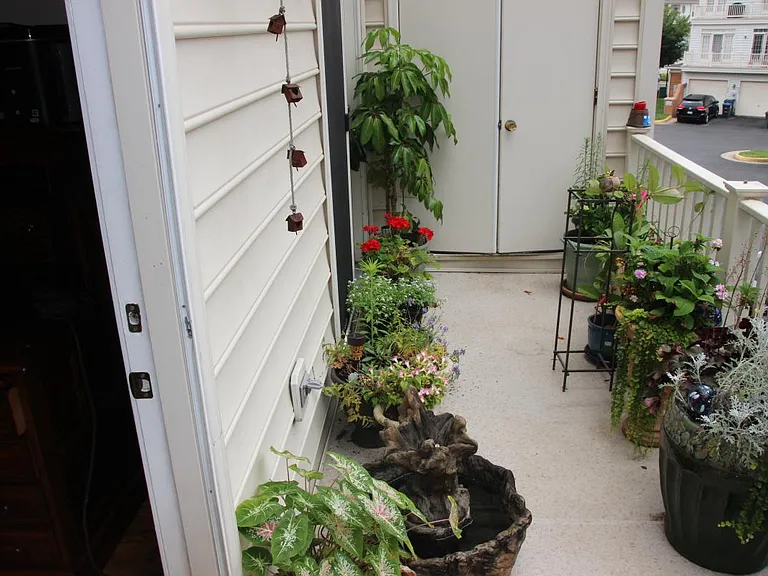 9504 Walker Way — Photo 21