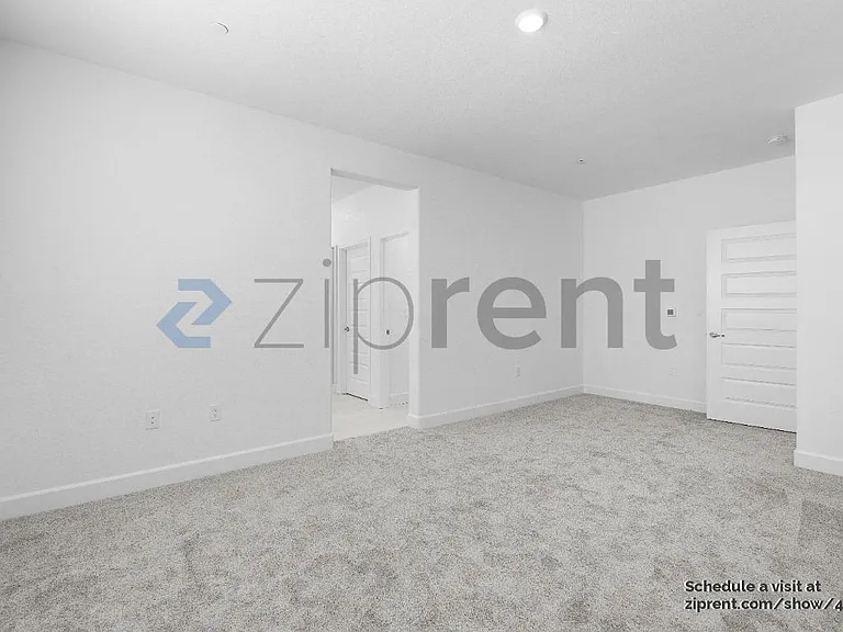 Bedroom 4 (Master)