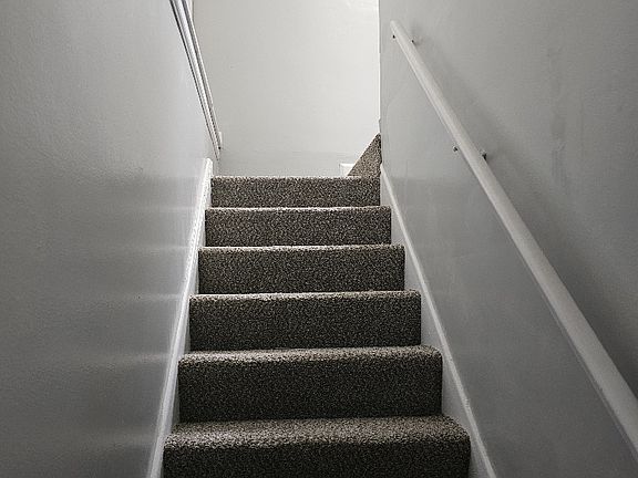 2nd image of 9390 Northlawn St