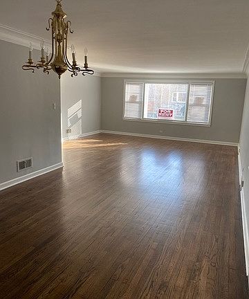 2nd image of 2854 W Farragut Ave #1