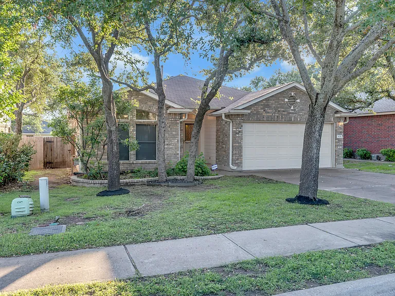 3438 Flowstone Ln — Photo 35