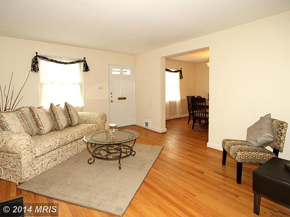 3rd image of 7121 Sanford Ct