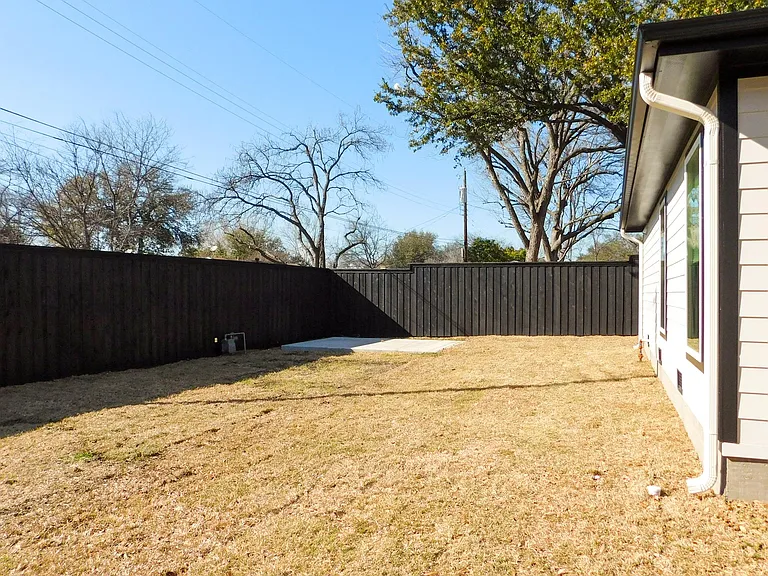 1001 Cardinal Ln — Photo 29