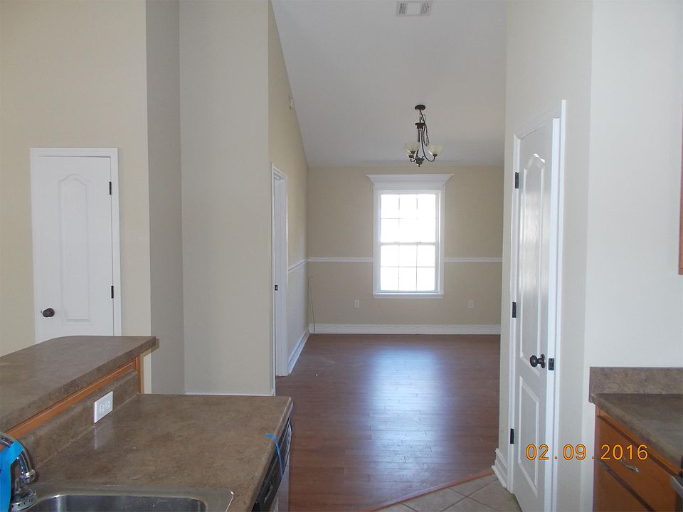 2nd image of 29 Mohawk Trl