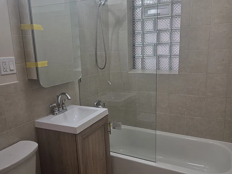 2338 W Iowa St #1R — Photo 13