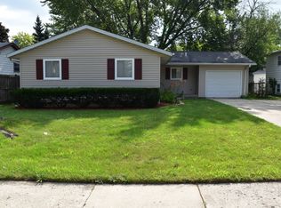 2007 N Jackson St, Waukegan, IL 60087