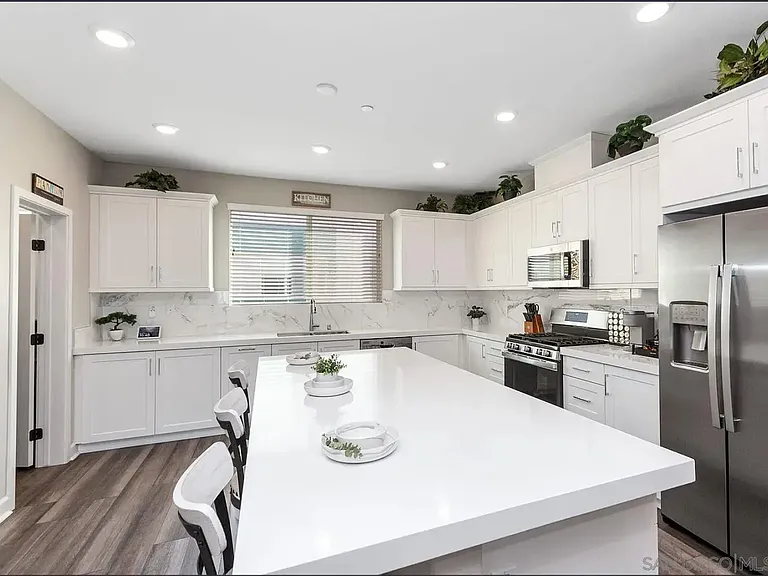 1837 Montage Ave — Photo 6
