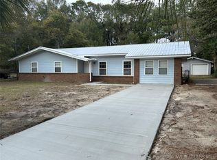 21 Magnolia Dr, Daleville, AL 36322