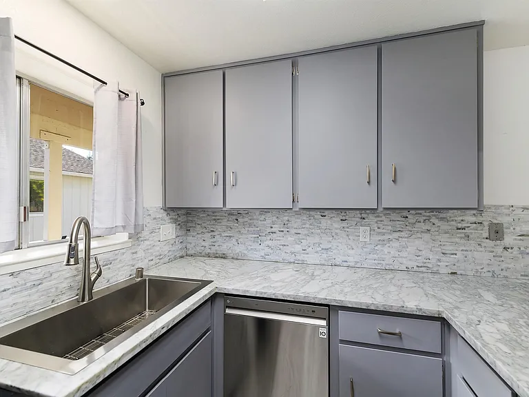 3849 Vineyard Ave #B — Photo 11